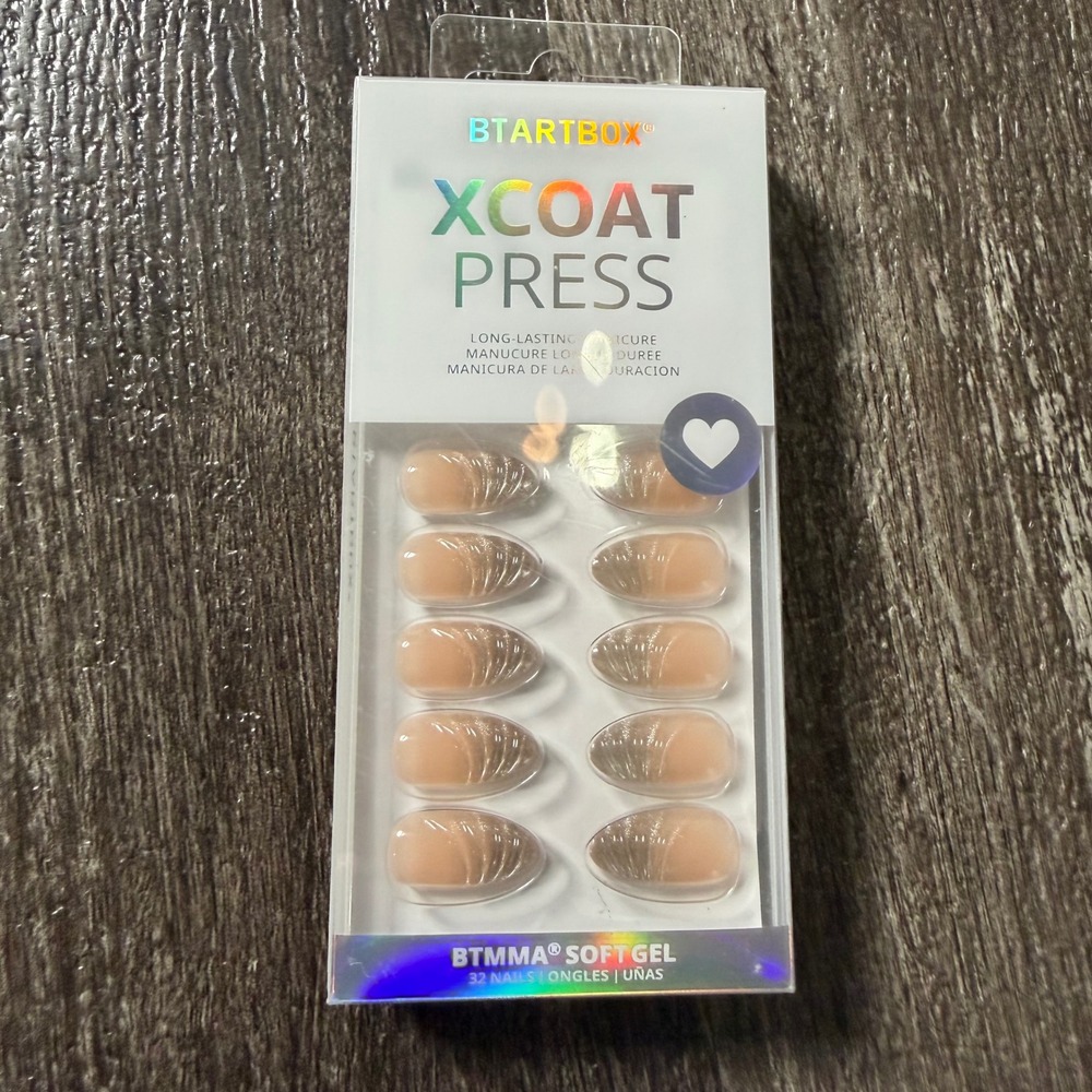 BTARTBOX XCOAT PRESS Nails Women 32ct Nude Silver Almond 3D Seashell Chrome Gel
